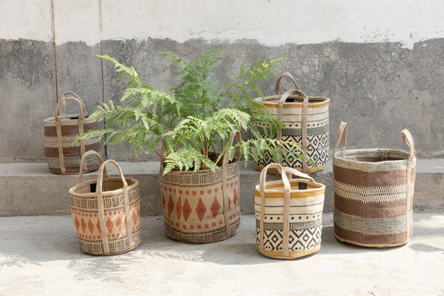 Toccara Brown jute round basket lines pattern